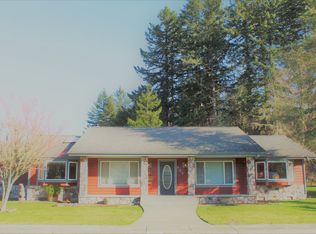 950 Helen Ln, Brookings, OR 97415