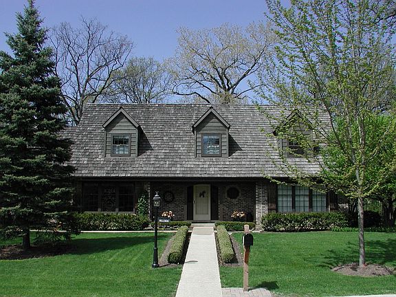 2nd image of 24 Cambridge Ln