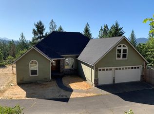 274 Seclusion Loop, Grants Pass, OR 97526