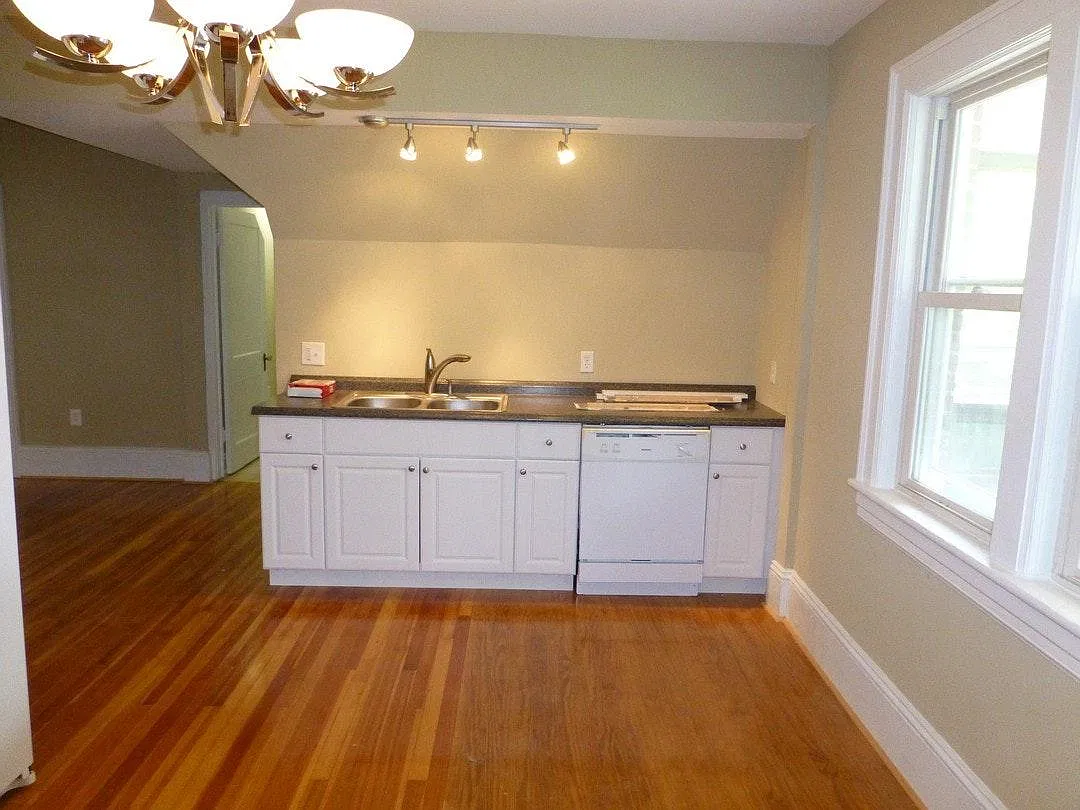 3 bed, 1250 sqft, $1,295 — Photo 1