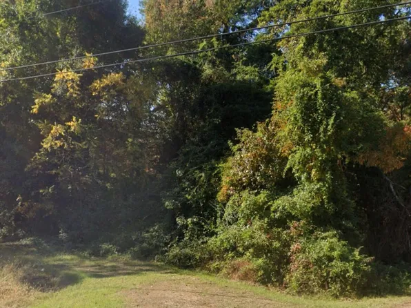 4555 Sardis Lake Dr, Batesville, MS 38606