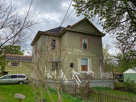 3rd image of 165 Clark St