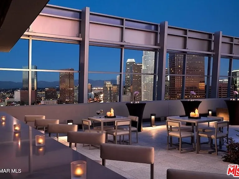 900 W Olympic Blvd #34D — Photo 31