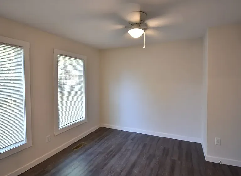 513 Catherine St — Photo 4