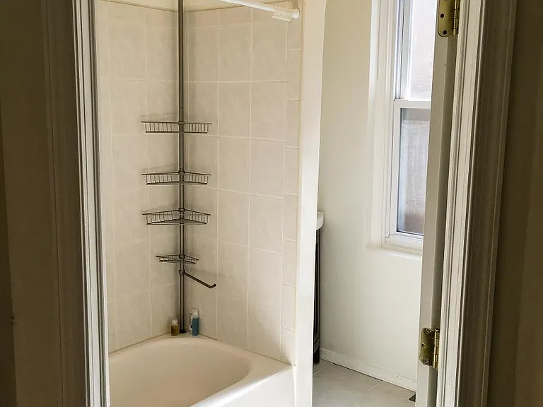 4064 Spring Garden St — Photo 11