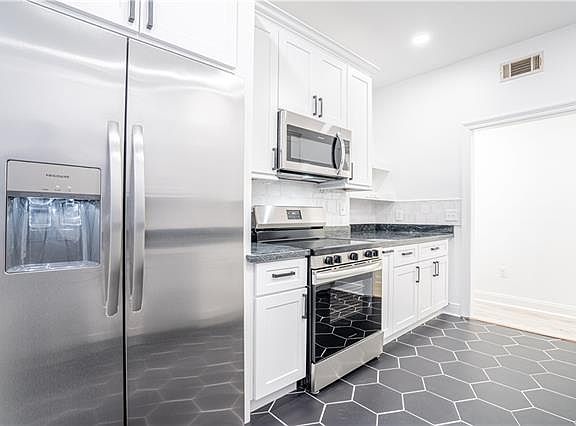 5th image of 5531 Willow St