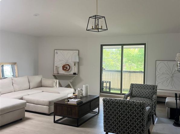 85 Manorhaven Blvd #83