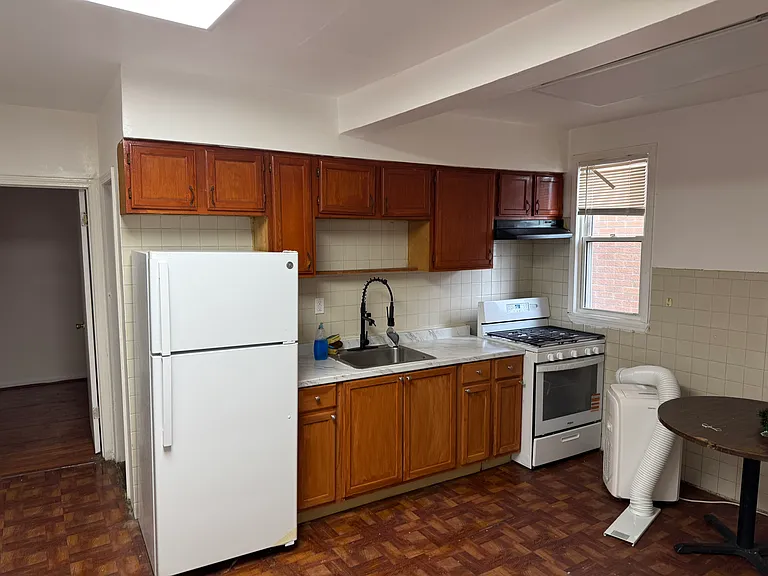 2354 Poland Ave — Photo 3