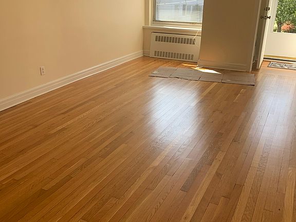 3rd image of 223 Delano Ave W #2