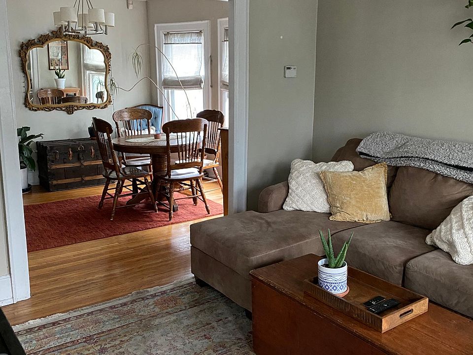 1st image of 829 Ashland Ave #2