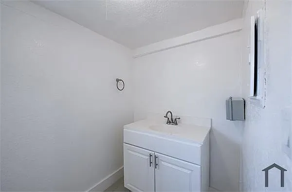 4 bed, 1500 sqft, $3,800 — Photo 4