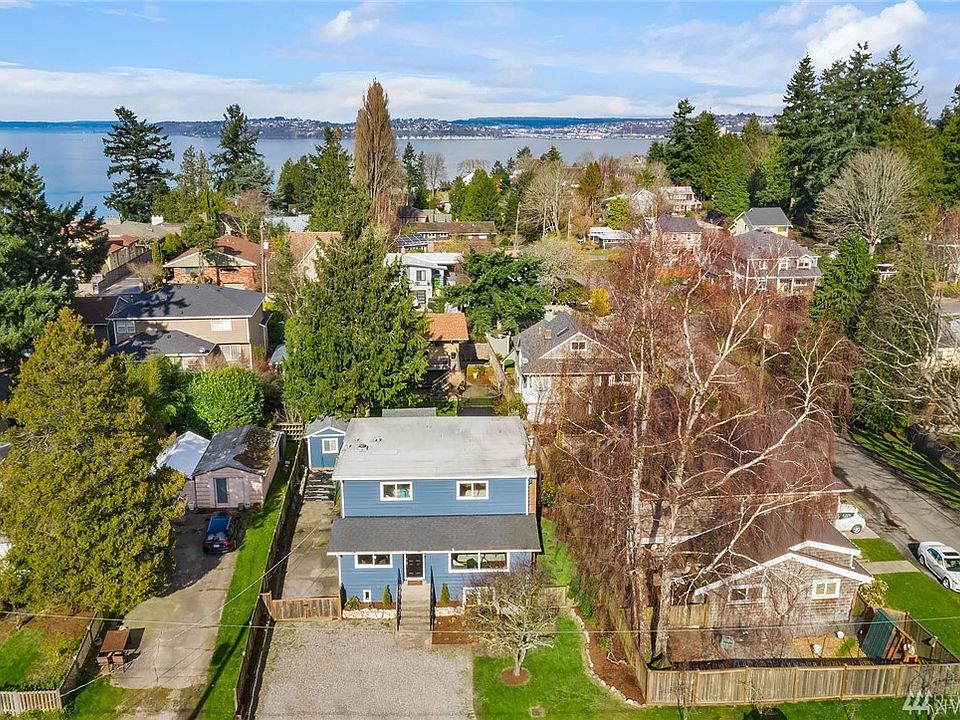 Front of the home. Close to Alki Beach.