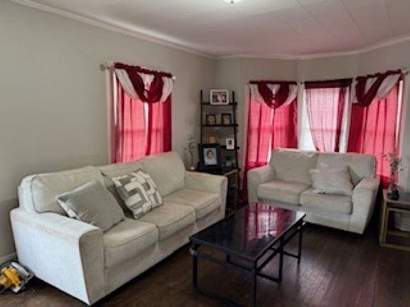 3rd image of 518 Glen Lily Rd