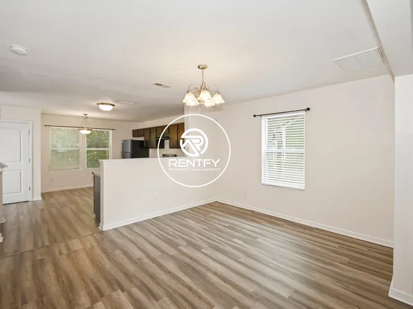 1025 Rook Rd, Charlotte, NC 28216