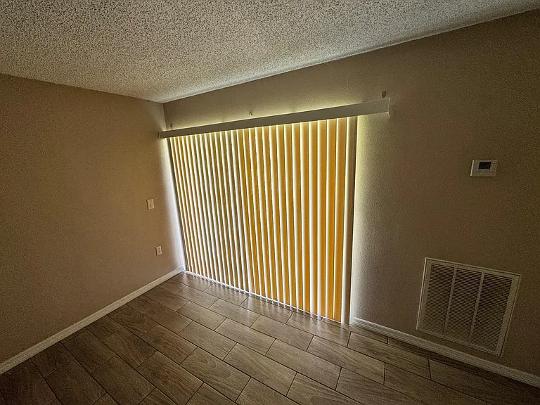 900 Avenue Z SE #D2 — Photo 10