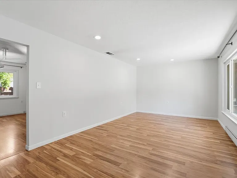 5231 17th Ave — Photo 3