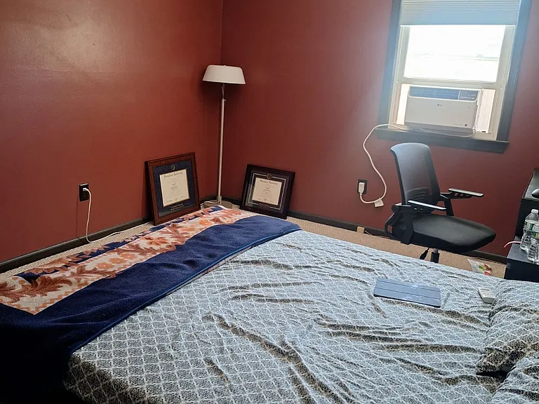 2nd bedroom