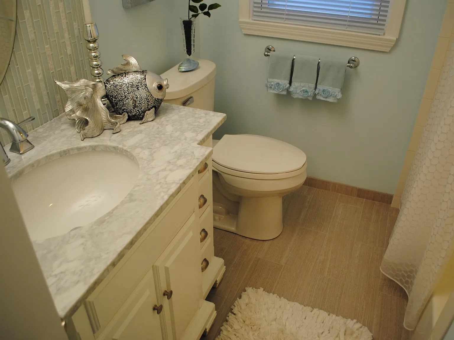 3 bed, 1200 sqft, $2,300 — Photo 4