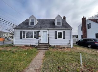29 S Elm St, Hicksville, NY 11801