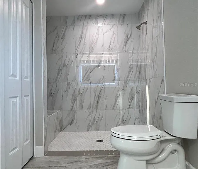 3255 Thurston Ave — Photo 3