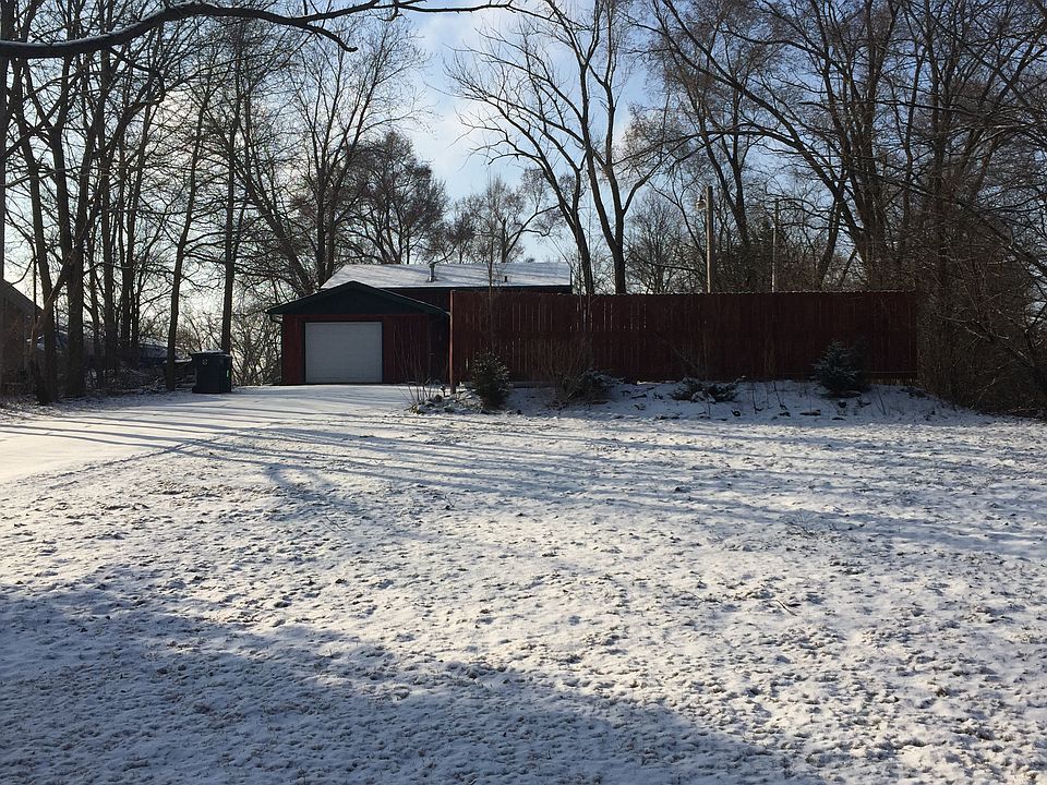 2nd image of 11251 Edgemere Ter