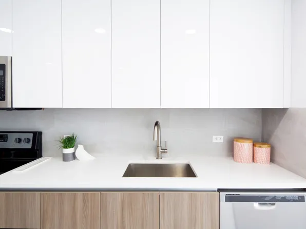 25 Park Lane South image 1 of 25