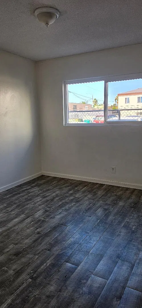 2 bed, 680 sqft, $2,300 — Photo 4
