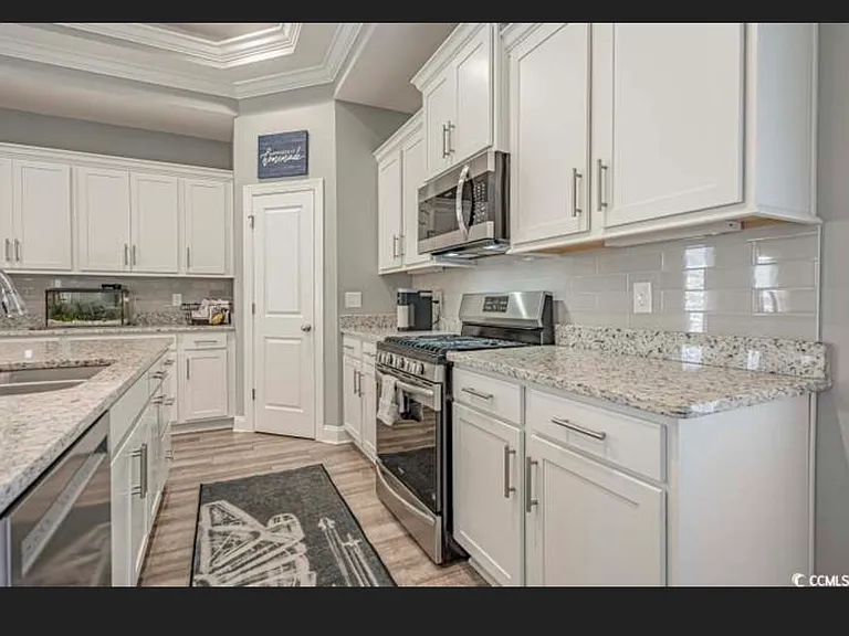 330 Harbour View Dr — Photo 15