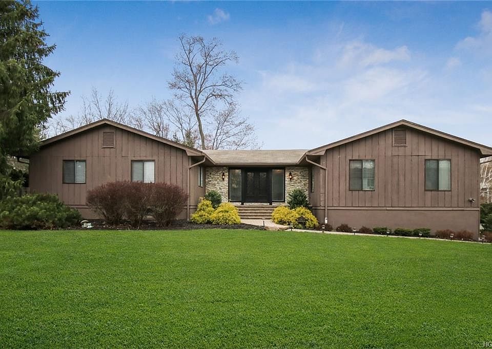 1st image of 23 Pecan Valley Dr