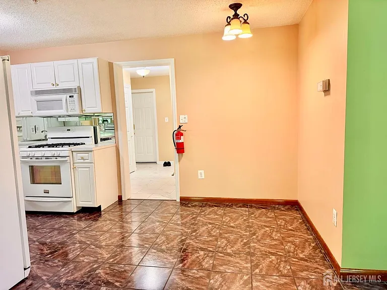 191 Prestwick Way — Photo 12