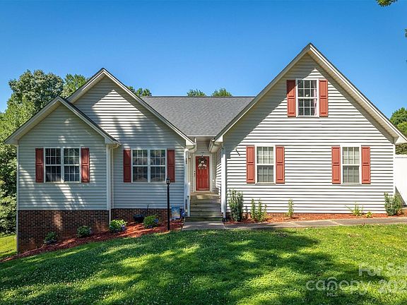 5th image of 704 17th Avenue Dr SE