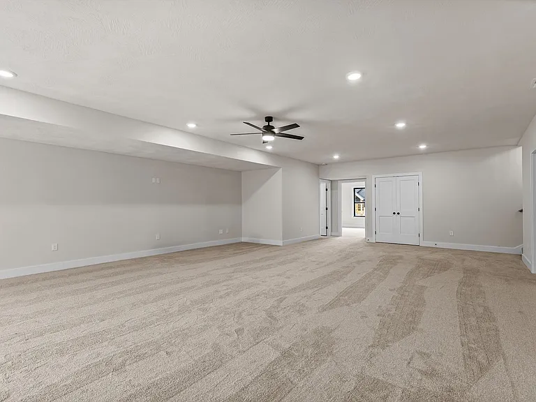 702 S Thornridge Dr — Photo 17
