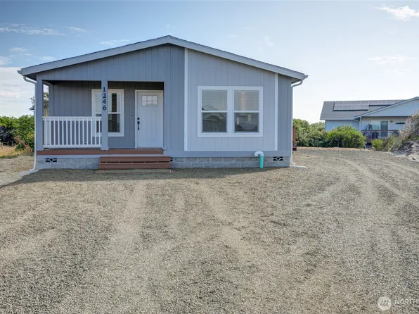 1246 Camero Loop SW, Ocean Shores, WA 98569