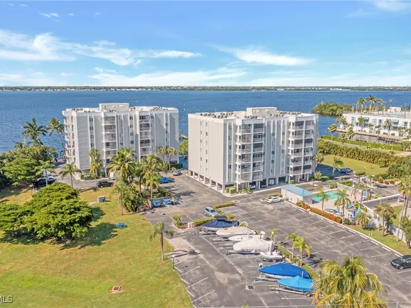 2875 Palm Beach Blvd #205, Fort Myers, FL 33916