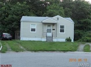 445 Tower Grove Pl, Saint Charles, MO 63301