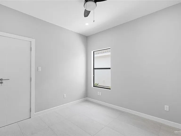 2020 Summerland Ln #1 — Photo 8
