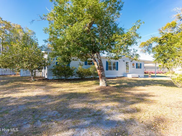 146 Barbee Street, Harkers Island, NC 28531