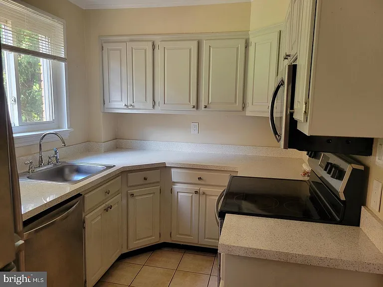 8404 Cedar St — Photo 10