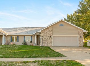 4234 Briarwood Dr, Cedar Falls, IA 50613