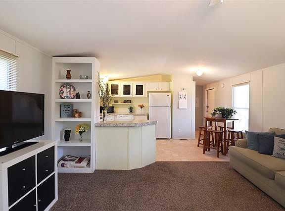 3rd image of 216 Tuck St
