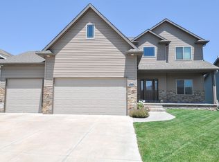 9616 White Pine Rd, Lincoln, NE 68505