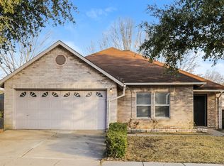 207 Mentor Dr, Arlington, TX 76002