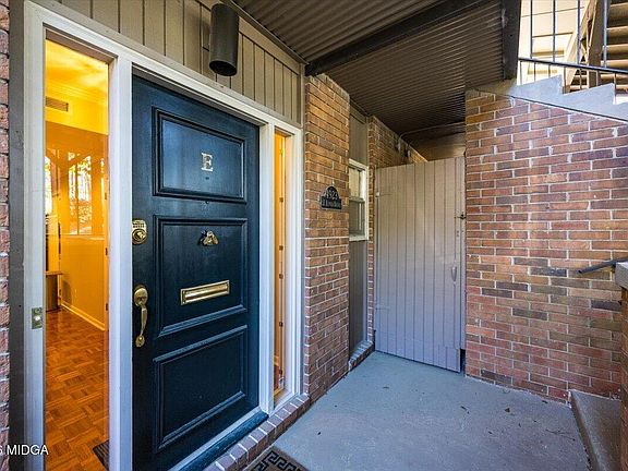 2nd image of 4923 Rivoli Dr APT E