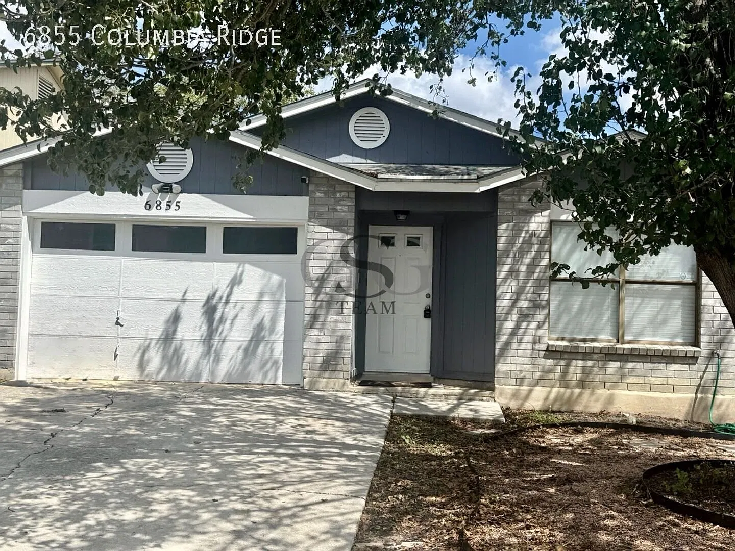 Beautiful 3/2 single story home w/tile flooring throughout! — Photo 2
