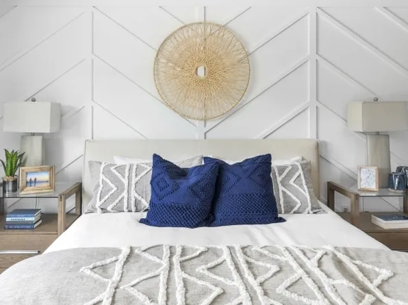 8 Coogan Ct, Morris Plains Boro, NJ 07950