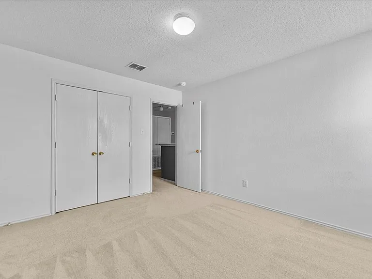 5401 Pandale Valley Dr — Photo 30
