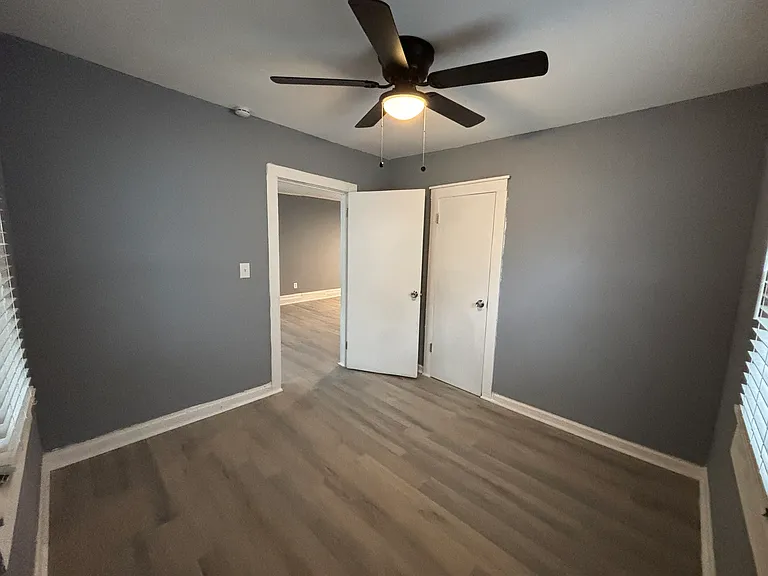 2510 Essex Ave — Photo 13