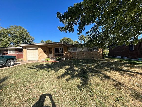 2nd image of 3340 S Mount Carmel Ave