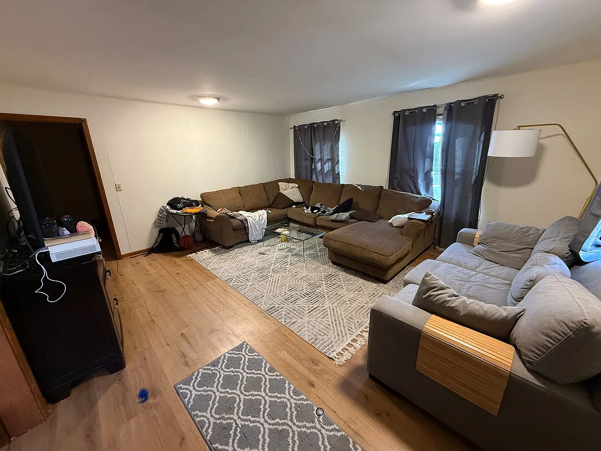 Building Photo - 1228 Ratone St #1