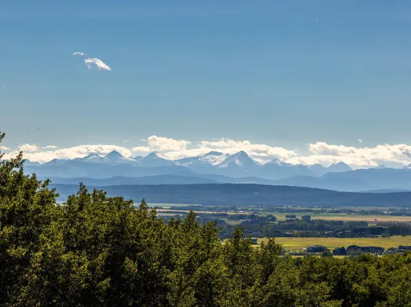 237 Escarpment Dr, Rocky View County, AB T3Z 3M8